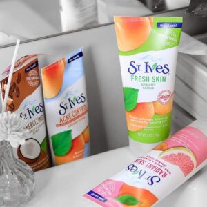 ST IVES RADIANT SKIN SCRUB